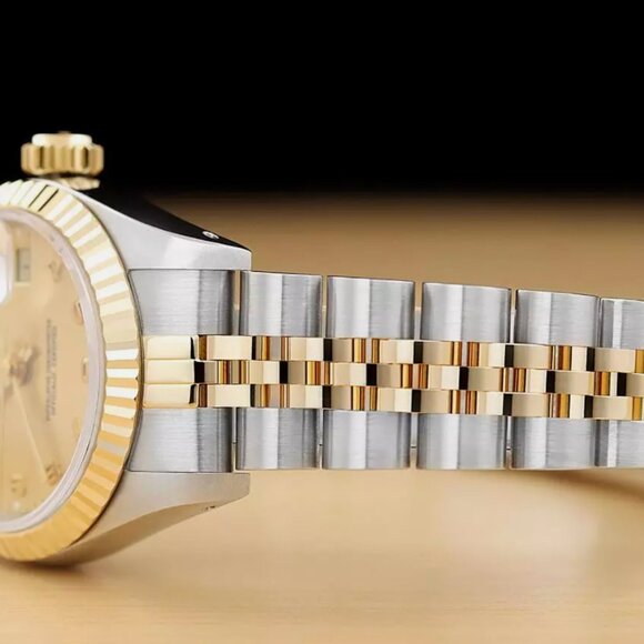 Sale! Ladies Rolex 18kt Yellow Datejust With Box - Picture 5 of 6